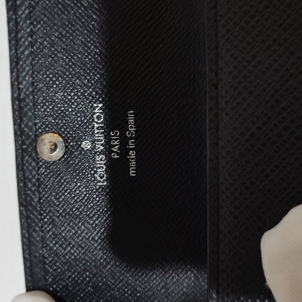 Louis Vuitton Black Textured Key Holder - Picture 4 of 6